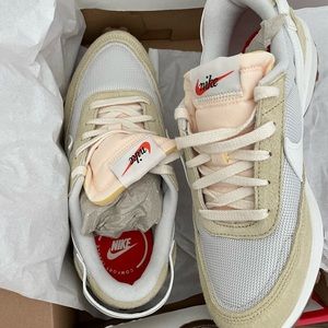 NWT ✨ Nike Waffle Debut Vintage 7.5